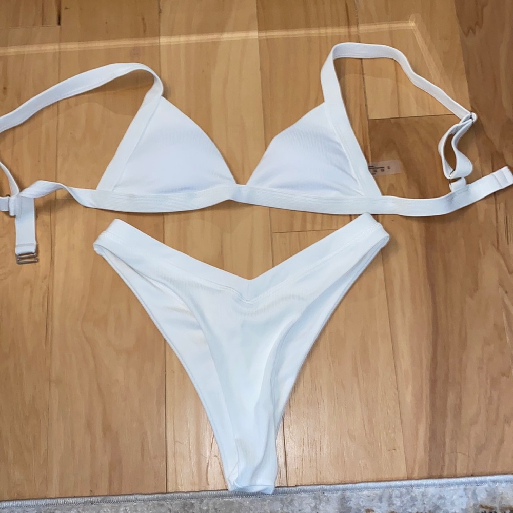SHEIN white ribbed bikini